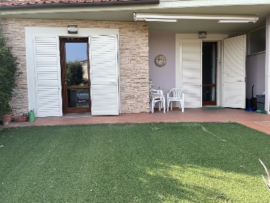 Foto Villa singola in via paratino, Cecina Cecina Centro con 2 locali