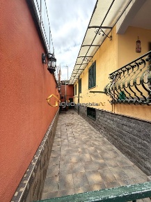 Foto Villa unifamiliare in via tevere, Casoria di 320 m² con 7 locali