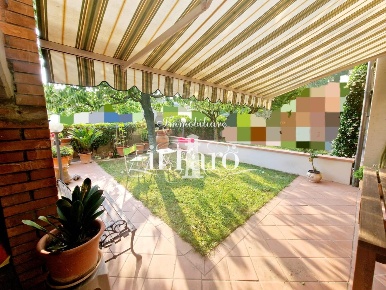 Foto Villa a schiera a Campi Bisenzio San Giusto, San Cresci di 207 m²
