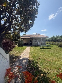 Foto Casa indipendente a Camaiore in vendita