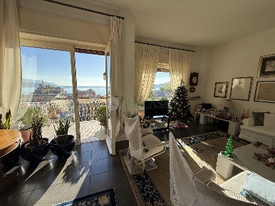 Foto Appartamento a La Spezia Centro Storico di 160 m² con 6 locali