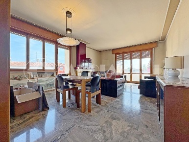 Foto Appartamento a Latisana Centro di 162 m² con 9 locali in vendita