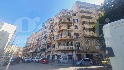 Foto Appartamento in Maggiore Perni, Palermo Oreto - Perez di 70 m²