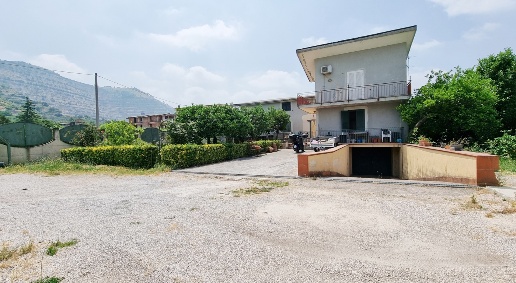 Foto Villa singola in Via Bersaglio 18, Caserta San Clemente di 270 m²