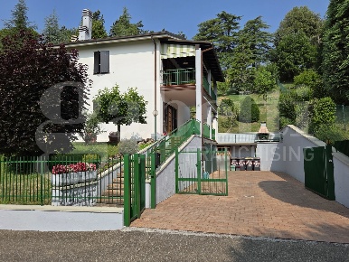 Foto Villa bifamiliare in Via Montelungo 30, Pianoro Montelungo di 200 m²