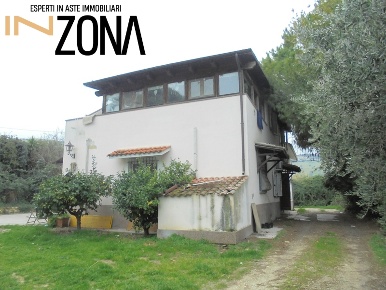 Foto Villa unifamiliare in Contrada Santa Maria a Valle, Pineto di 310 m²