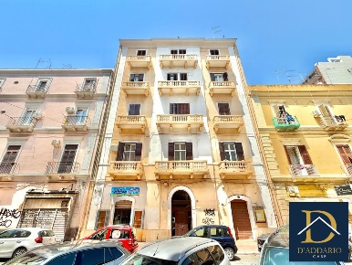 Foto Appartamento in Via Cavallotti, Taranto Borgo di 100 m² con 4 locali
