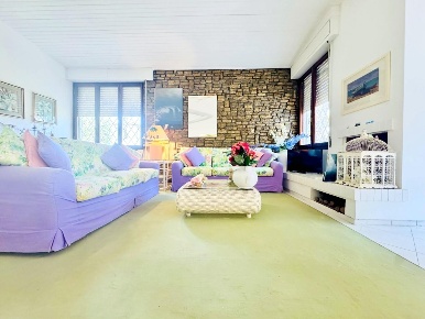 Foto Casa indipendente a Camaiore in vendita