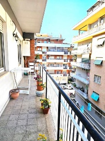 Foto Appartamento in yambo, Roma di 100 m² con 4 locali in vendita