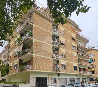 Foto Appartamento in via albona, Roma di 70 m² con 2 locali in vendita