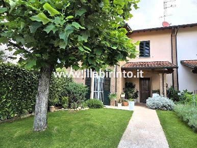 Foto Villa a schiera a Faenza di 184 m² in vendita