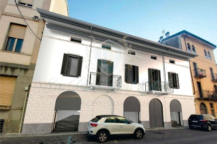 Foto Appartamento in Via XX Settembre, Lodi Centro Storico di 125 m²