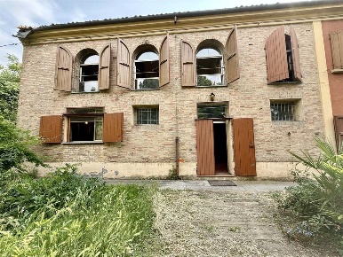 Foto Villa bifamiliare a Alfonsine di 316 m² con 8 locali in vendita