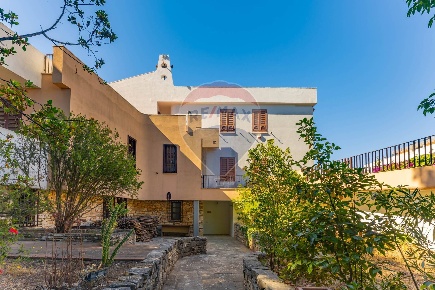 Foto Villa singola in via Taranto, Bari Santo Spirito di 550 m² in vendita