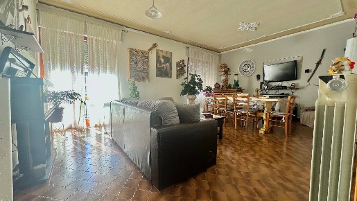 Foto Appartamento in Via Roma, Guspini Centro di 170 m² con 5 locali