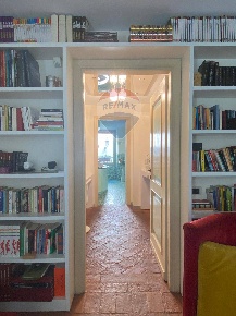 Foto Appartamento in Via Pignolo, Bergamo Centro di 68 m² con 2 locali