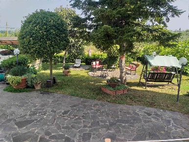 Foto Villa unifamiliare a Signa Centro di 218 m² con 8 locali in vendita