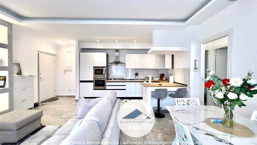 Foto Appartamento a Porto Recanati Centro di 75 m² con 3 locali in vendita