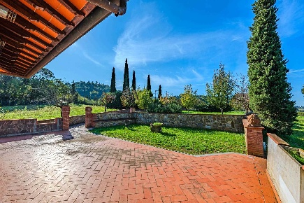 Foto Appartamento a San Casciano in Val di Pesa di 110 m² con 9 locali