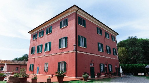 Foto Villa unifamiliare in Via Gorizia, Cecina di 1588 m² con 50 locali