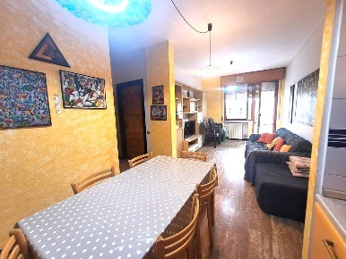 Foto Appartamento a Massa Marina di Massa Centro di 60 m² con 3 locali