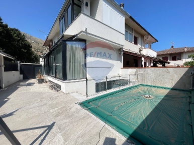 Foto Villa singola in Viale della Regione Siciliana Nord Ovest, Palermo