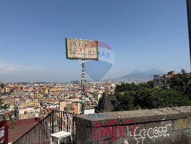 Foto Appartamento a Napoli Monte Santo di 95 m² con 3 locali in vendita