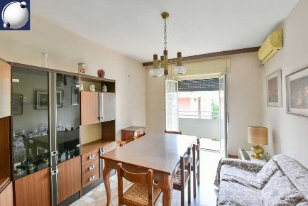 Foto Appartamento in Piazza Matteotti, Erba Centro di 71 m² con 2 locali