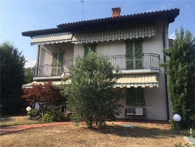 Foto Villa singola in Via Monte Grappa 2, Castelli Calepio Centro di 226 m²