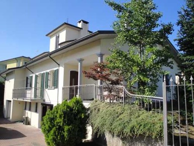 Foto Villa singola in -, Broni Centro di 290 m² con 10 locali in vendita