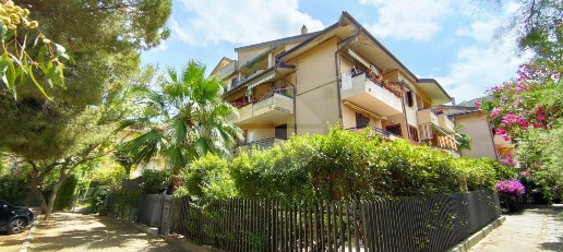 Foto Appartamento in Via Pegaso, Pizzo di 81 m² con 3 locali in vendita