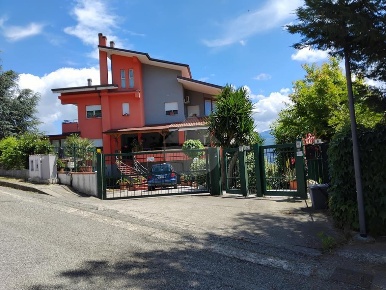 Foto Villa unifamiliare in Via Mario Dodaro, Castrolibero Andreotta