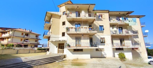 Foto Appartamento in Via Nazionale, Pizzo Centro di 242 m² con 6 locali