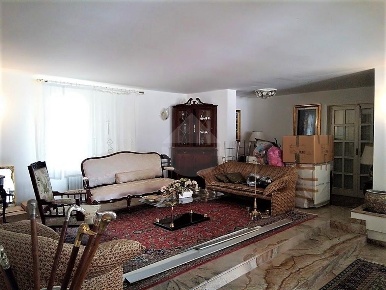 Foto Villa unifamiliare in via Candelisi, Mendicino Centro di 650 m²