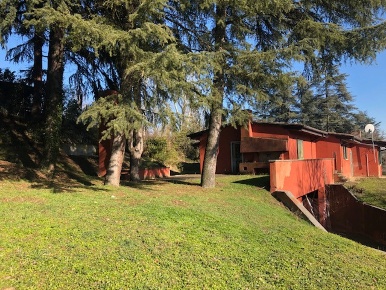Foto Villa singola a Monte San Pietro di 530 m² con 13 locali in vendita