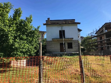 Foto Villa unifamiliare a Atripalda di 180 m² con 7 locali in vendita
