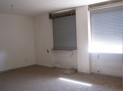 Foto Appartamento in Via Salomone, Racale di 245 m² con 5 locali in aste