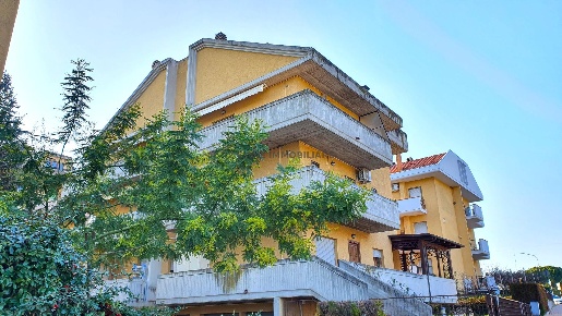 Foto Appartamento in VIA COSENZA 13, Folignano Centro di 120 m² in vendita