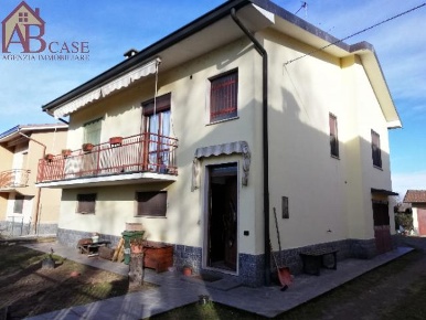 Foto Villa unifamiliare in Via Mazzini, Gambolò Centro di 110 m² in vendita