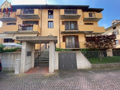 Foto Appartamento in via mazzini, Gambolò Centro di 100 m² con 3 locali