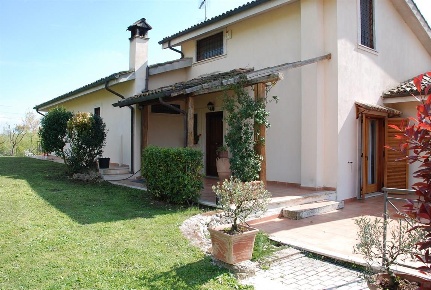 Foto Villa unifamiliare in VIA PRIVATA ANTONIO DE CURTIS, Rignano Flaminio