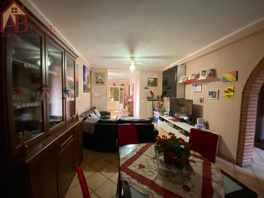 Foto Appartamento in Via Mazzini, Gambolò Centro di 90 m² con 3 locali