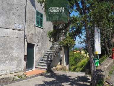 Foto Appartamento a Santo Stefano di Magra di 115 m² con 7 locali