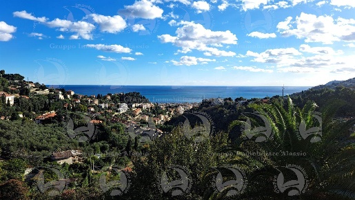 Foto Villa unifamiliare in Via Aleramo, Alassio Moglio di 250 m² in vendita