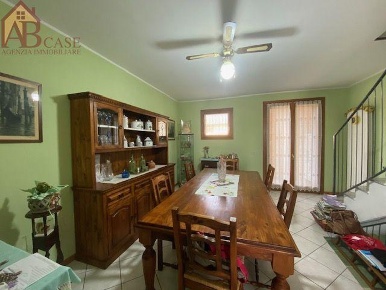 Foto Appartamento in via mazzini, Gambolò Centro di 85 m² con 3 locali
