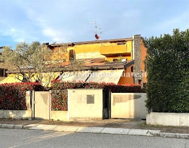 Foto Villa bifamiliare in VIA TRIESTE, Treviolo di 240 m² in vendita