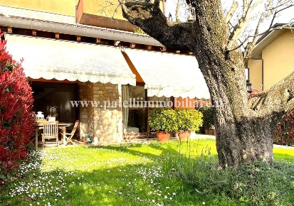 Foto Villa bifamiliare in VIA TRIESTE, Treviolo di 240 m² in vendita