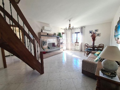 Foto Appartamento a Santo Stefano di Magra di 130 m² con 5 locali