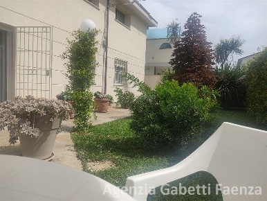 Foto Appartamento a Castel Bolognese Centro di 170 m² con 4 locali