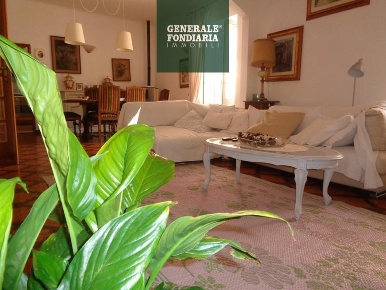 Foto Appartamento a Santo Stefano di Magra di 150 m² con 5 locali